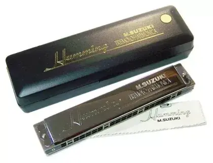 Harmonika tremolo Suzuki SU-21 HM E Humming Must-Have